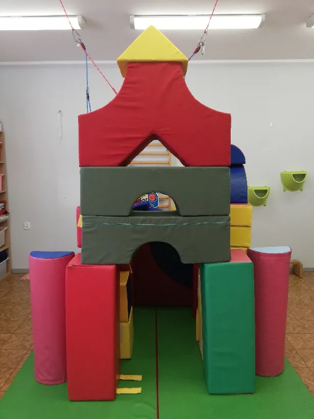 Miękki zamek i tunel do zabaw sensorycznych – Centrum Terapii Gniezno